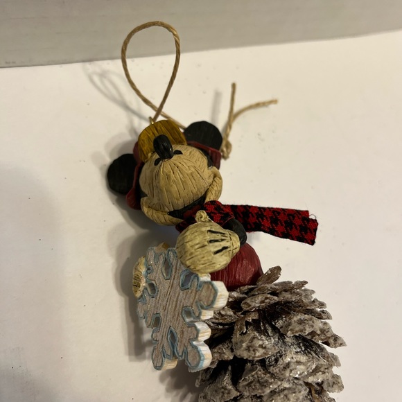 Mickey Mouse Super Rare Handmade Pinecone and Snowflake Ornament Disney - Picture 10 of 11